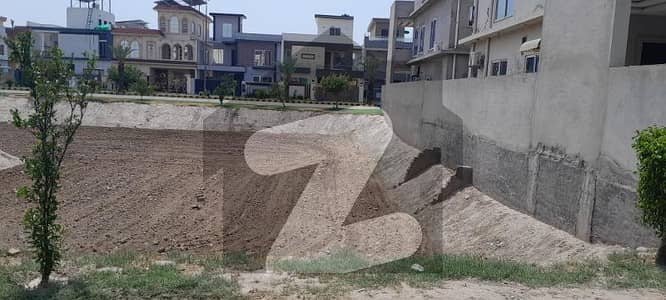 پارک ویو سٹی لاہور میں 10 مرلہ رہائشی پلاٹ 1.2 کروڑ میں برائے فروخت۔