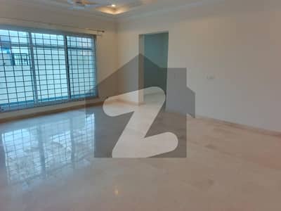 ڈی ایچ اے فیز 1 - سیکٹر اے ڈی ایچ اے ڈیفینس فیز 1,ڈی ایچ اے ڈیفینس,اسلام آباد میں 5 کمروں کا 1 کنال مکان 2.6 لاکھ میں کرایہ پر دستیاب ہے۔