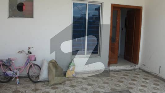 10 Marla House In Mpchs Islamabad Pakistan For Rent
