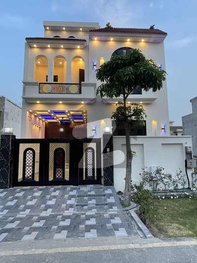 رئیل پام سٹی ایمن آباد موڑ,گوجرانوالہ میں 4 کمروں کا 5 مرلہ مکان 2.05 کروڑ میں برائے فروخت۔