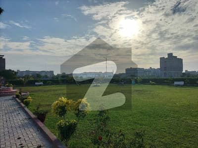 50 Yards Corner Commercial Plot
