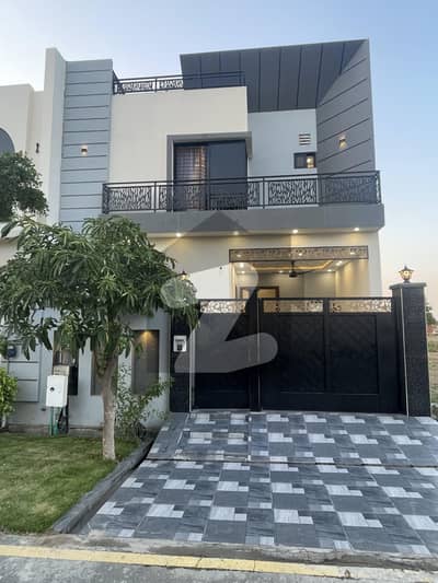 رئیل پام سٹی ایمن آباد موڑ,گوجرانوالہ میں 5 کمروں کا 5 مرلہ مکان 1.85 کروڑ میں برائے فروخت۔