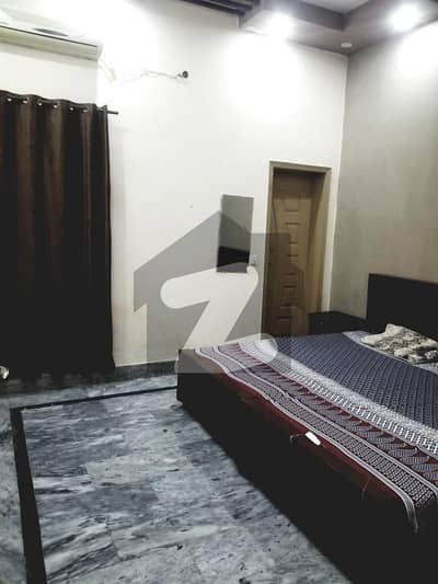 جوہر ٹاؤن فیز 2 جوہر ٹاؤن,لاہور میں 4 کمروں کا 9 مرلہ مکان 1.6 لاکھ میں کرایہ پر دستیاب ہے۔