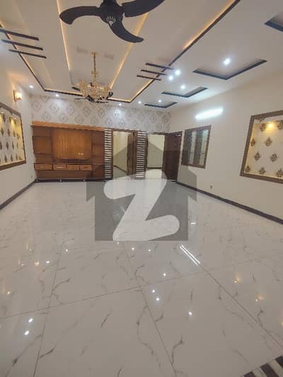 میڈیا ٹاؤن راولپنڈی میں 6 کمروں کا 12 مرلہ مکان 5.5 کروڑ میں برائے فروخت۔