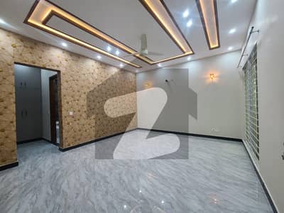 1 Kanal Upper Portion Available For Rent