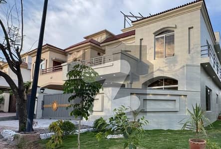 بحریہ انکلیو بحریہ ٹاؤن,اسلام آباد میں 5 کمروں کا 10 مرلہ مکان 1.8 لاکھ میں کرایہ پر دستیاب ہے۔