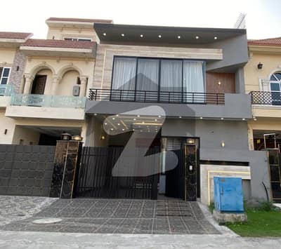 سٹی ہاؤسنگ سوسائٹی گوجرانوالہ میں 4 کمروں کا 5 مرلہ مکان 2.45 کروڑ میں برائے فروخت۔