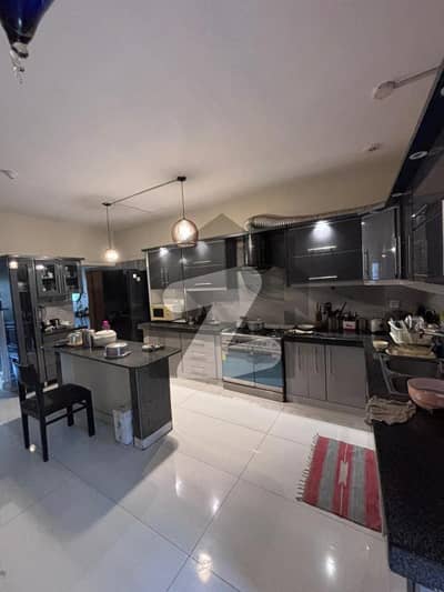 گلشنِ اقبال - بلاک 17 گلشنِ اقبال,گلشنِ اقبال ٹاؤن,کراچی میں 4 کمروں کا 10 مرلہ فلیٹ 7.0 کروڑ میں برائے فروخت۔