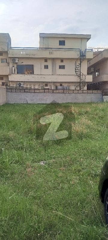 16 Marla plot for sale prime location