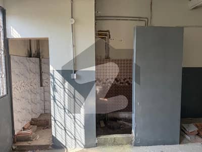 نارتھ کراچی کراچی میں 14 مرلہ Studio عمارت 4.25 لاکھ میں کرایہ پر دستیاب ہے۔