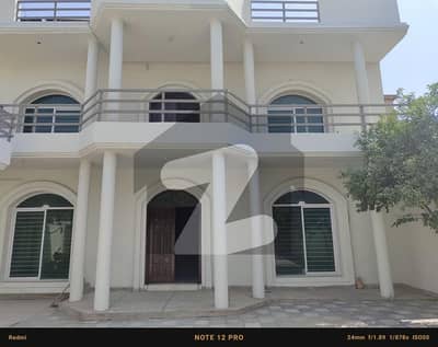 1 kanal house is available for rent at shalimar colony multan.