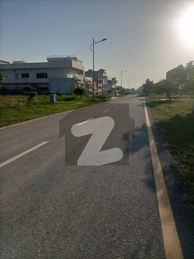 ایم پی سی ایچ ایس ۔ ملٹی گارڈنز بی ۔ 17,اسلام آباد میں 5 مرلہ رہائشی پلاٹ 78.0 لاکھ میں برائے فروخت۔