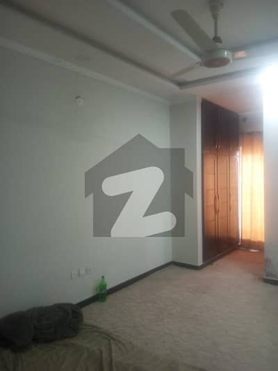 آئی 11/2 آئی ۔ 11,اسلام آباد میں 3 کمروں کا 14 کنال زیریں پورشن 2.2 لاکھ میں کرایہ پر دستیاب ہے۔