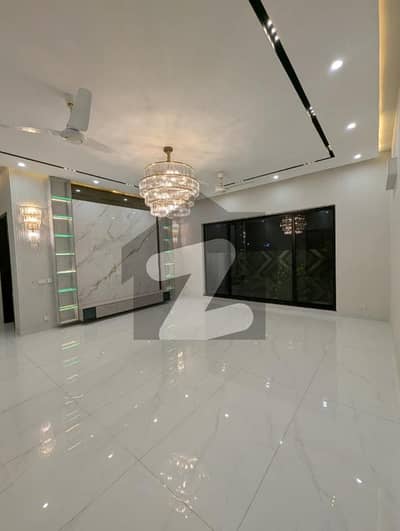 1 KANAL MODERN HOUSE WITH LUXUY FINISHING AND PREMIUM LOOKING AVAILABLE FOR SALE IN IEP ENGINEERING TOWN