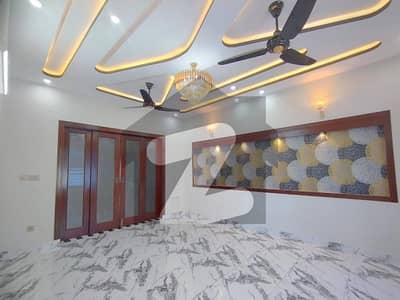 3 Bed brand NEW LUXURY Upper PORTION