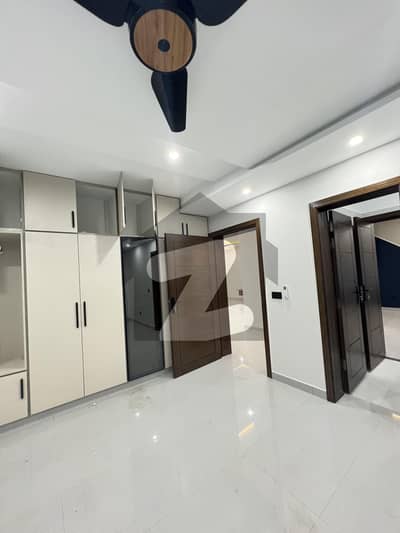 ڈی ۔ 12 اسلام آباد میں 7 کمروں کا 10 مرلہ مکان 3.6 لاکھ میں کرایہ پر دستیاب ہے۔