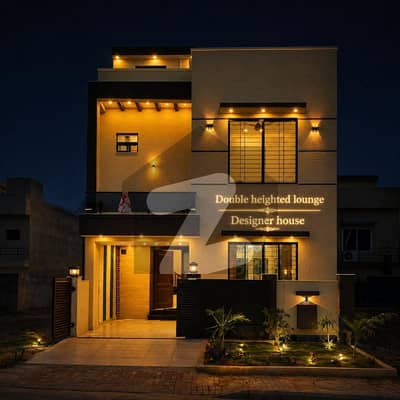 بحریہ ٹاؤن فیز 8 بحریہ ٹاؤن راولپنڈی,راولپنڈی میں 3 کمروں کا 5 مرلہ مکان 2.59 کروڑ میں برائے فروخت۔