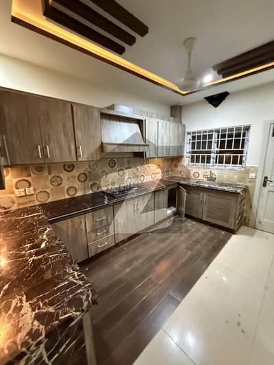 ڈی ایچ اے ڈیفینس فیز 1 ڈی ایچ اے ڈیفینس,اسلام آباد میں 3 کمروں کا 1 کنال زیریں پورشن 1.1 لاکھ میں کرایہ پر دستیاب ہے۔