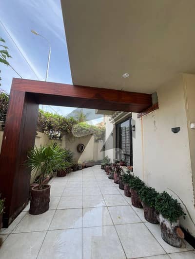 Bungalow For Rent Dha Phase 4 (300sq. yards)