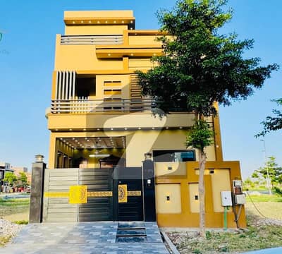 رئیل پام سٹی ایمن آباد موڑ,گوجرانوالہ میں 4 کمروں کا 5 مرلہ مکان 2.1 کروڑ میں برائے فروخت۔