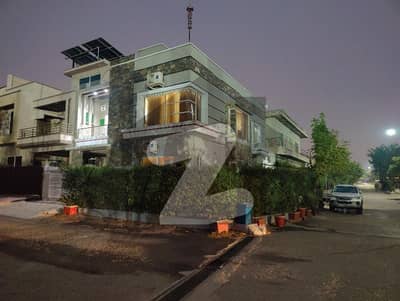 میڈیا ٹاؤن ۔ بلاک اے میڈیا ٹاؤن,راولپنڈی میں 5 کمروں کا 5 مرلہ مکان 3.6 کروڑ میں برائے فروخت۔