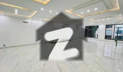 بحریہ ٹاؤن سیکٹر سی بحریہ ٹاؤن,لاہور میں 5 مرلہ دفتر 90.0 ہزار میں کرایہ پر دستیاب ہے۔