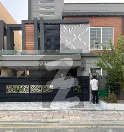 بحریہ ٹاؤن سیکٹر سی بحریہ ٹاؤن,لاہور میں 2 کمروں کا 10 مرلہ زیریں پورشن 75.0 ہزار میں کرایہ پر دستیاب ہے۔