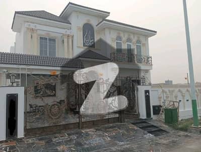Vip 1 Kanal Unfurnished Upper Portion Available For Rent In Bahria Town Lahore