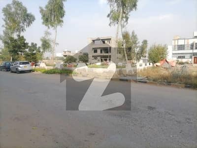Prominently-Located Residential Plot Available In Sachal Sarmast Society For sale