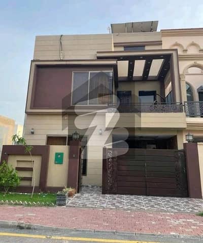 Vip 5 Marla Used House Available For Sale In Bahria Town Lahore