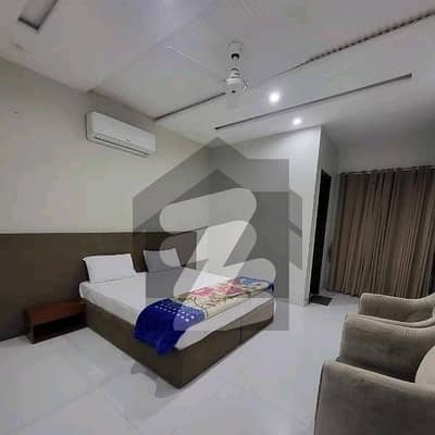 بحریہ ٹاؤن سیکٹر سی بحریہ ٹاؤن,لاہور میں 5 کمروں کا 1 کنال مکان 3.8 لاکھ میں کرایہ پر دستیاب ہے۔