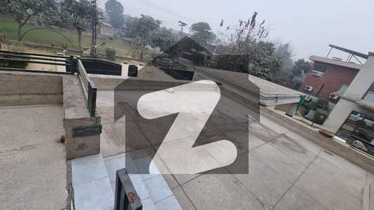 ڈی ایچ اے فیز 1 - بلاک کے فیز 1,ڈیفنس (ڈی ایچ اے),لاہور میں 6 کمروں کا 2 کنال مکان 4.75 لاکھ میں کرایہ پر دستیاب ہے۔