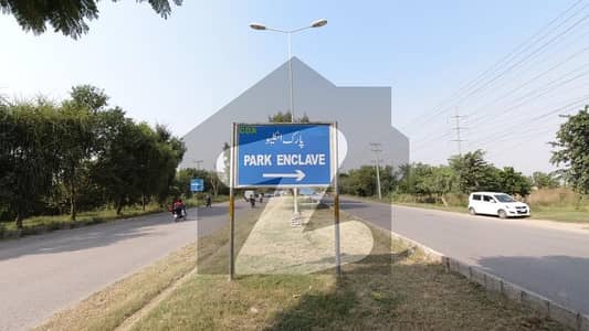 پارک انکلیو 2 پارک انکلیو,اسلام آباد میں 1 کنال رہائشی پلاٹ 4.25 کروڑ میں برائے فروخت۔