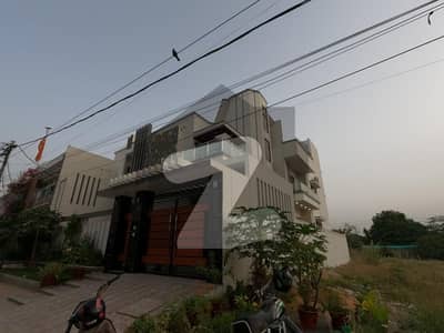 400 Square Yards House For sale In Karachi