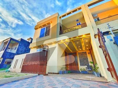 بحریہ ٹاؤن فیز 8 ۔ بلاک ایم بحریہ ٹاؤن فیز 8,بحریہ ٹاؤن راولپنڈی,راولپنڈی میں 4 کمروں کا 5 مرلہ مکان 2.24 کروڑ میں برائے فروخت۔