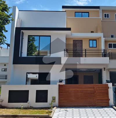 بحریہ انکلیو - سیکٹر ایچ بحریہ انکلیو,بحریہ ٹاؤن,اسلام آباد میں 3 کمروں کا 5 مرلہ مکان 2.6 کروڑ میں برائے فروخت۔