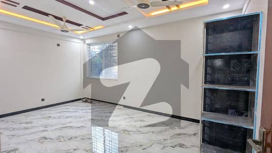 آئی ۔ 8 اسلام آباد میں 2 کمروں کا 6 مرلہ فلیٹ 3.15 کروڑ میں برائے فروخت۔