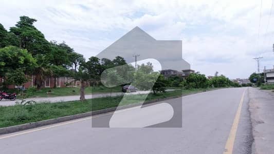 Residential Plot Sized 6 Marla Available In I-14/1