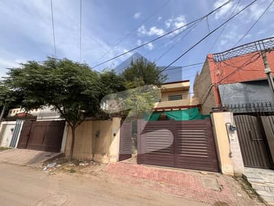 شالیمار کالونی ملتان میں 4 کمروں کا 10 مرلہ مکان 2.1 کروڑ میں برائے فروخت۔