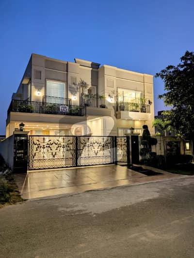 پی سی ایس آئی آر ہاؤسنگ سکیم فیز 2 پی سی ایس آئی آر ہاؤسنگ سکیم,لاہور میں 5 کمروں کا 1 کنال مکان 8.75 کروڑ میں برائے فروخت۔