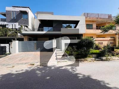 ای ۔ 11 اسلام آباد میں 6 کمروں کا 16 مرلہ مکان 9.3 کروڑ میں برائے فروخت۔