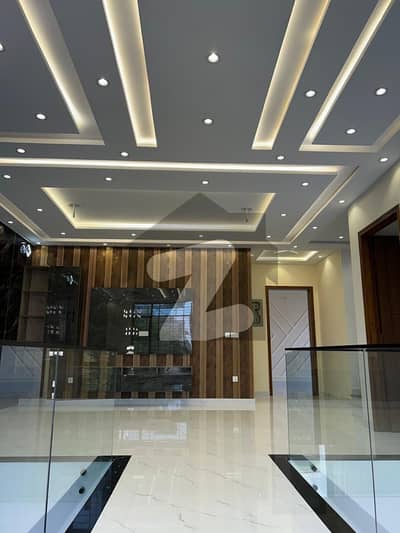 1 Kanal like brand new house for Rent in Valencia Town