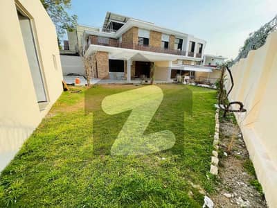 ای ۔ 7 اسلام آباد میں 5 کمروں کا 1 کنال مکان 8.0 لاکھ میں کرایہ پر دستیاب ہے۔