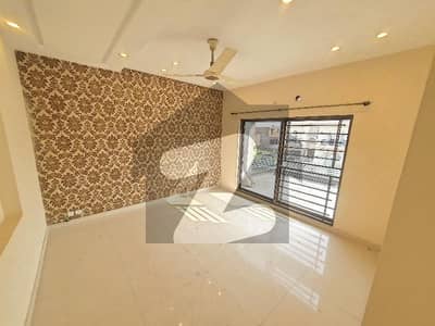ڈی ایچ اے فیز 6 ڈیفنس (ڈی ایچ اے),لاہور میں 3 کمروں کا 1 کنال بالائی پورشن 1.5 لاکھ میں کرایہ پر دستیاب ہے۔