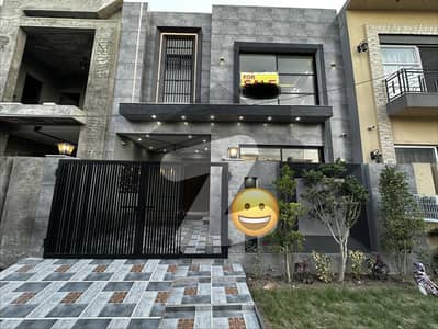 لیک سٹی میڈوز لاہور میں 3 کمروں کا 5 مرلہ مکان 2.55 کروڑ میں برائے فروخت۔