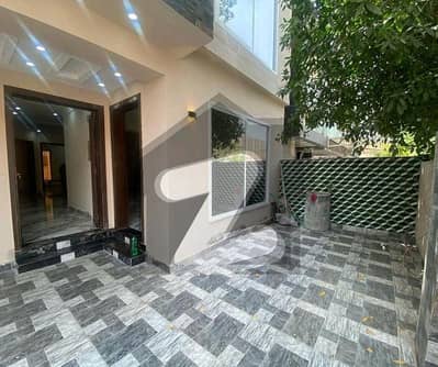 10 MARLA HOUSE FOR SALE IN SHAEEN BLOCK SECTOR B BAHRIA TOWN LAHORE