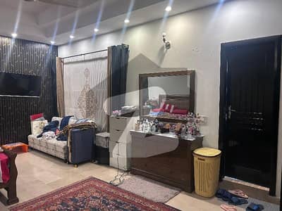 Prime Location 32 Marla House For Sale