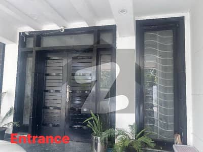 Prime Location 32 Marla House For Sale