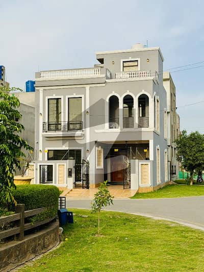 5 Marla Ultra Modern 4 Bedroom House Corner + Facing Park