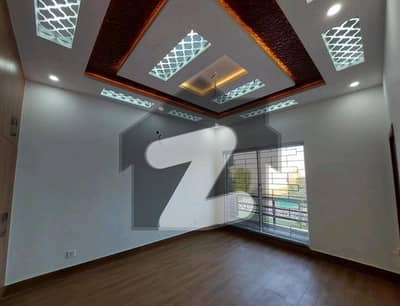 10 Marla Like A New House For Sale In Jasmine Block Bahria Town Lahore